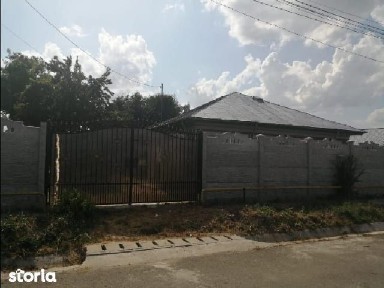 Vând casă în Făurei