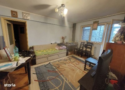 Apart. 2 cam, etaj 2, Bdul Independentei colt cu Calea Galati.