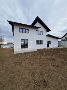 Vând casa total mobiltata si utilata la intrare în Moara la cheie cu 7