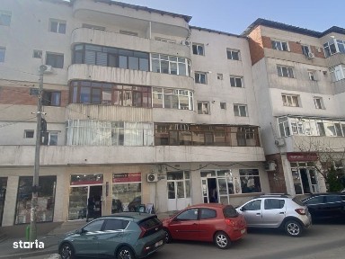 Apartament in Husi, 4 camere, 2 bai, 2 balcoane, suprafata 110 m2