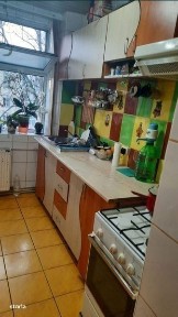 Vând apartament etaj 3