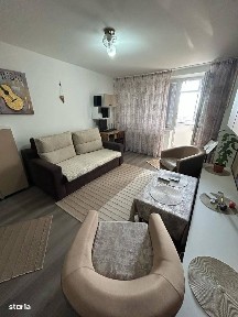 Ofer spre vanzare apartament cu 3 camerei
