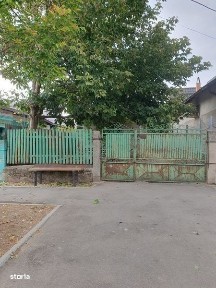 Vând casa în Alexandria