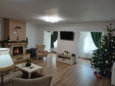 Casa 168 mp 5 Camere Teren 1077mp Soimus la 8km de Deva