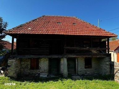 Casa batraneasca pe fundatie de piatra cu teren de 1000Mp Sat Uric Pui