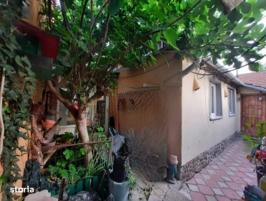 Vand casa ultracentral !