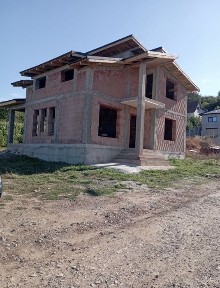 Vand casa Alba, Micesti, partea stanga !NU RASPUND LA MESAJE!