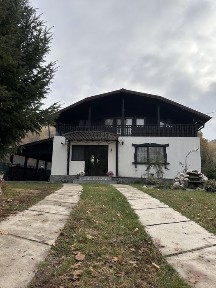 Casa de vanzare /zona Gura vaii