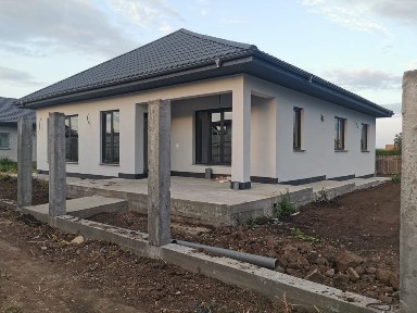 Vand casa parter la cheie in sat Tatarca!