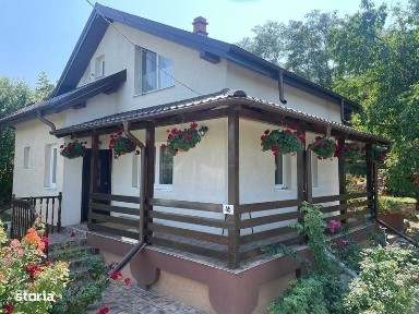 Casa de vanzare P+M teren 1800mp in Botosani, Tulbureni