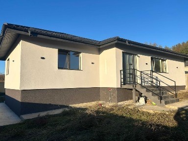 141.000 e Casa Pacurari-Valea Lupului 544 mp teren 110 mp utilitati