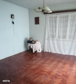 Casă cu etaj, 120 mp, teren 350 mp, imediat ocupabila, Dambu Pitros