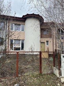 Vila de vanzare in Cartierul Henri Coanda