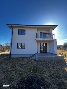 Casa de vanzare, 138 mp, curte 500 mp, zona Gilau