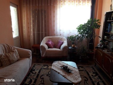 Apartament 3 camere de vanzare