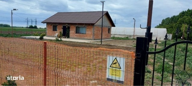 CASA de vanzare in com Chiscani