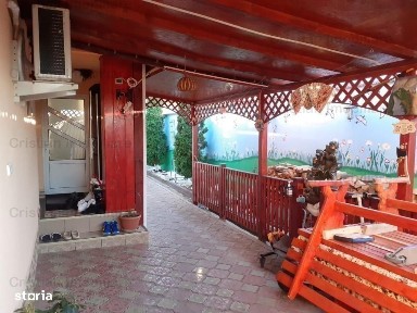 Vila P+M + SPATIU COMERCIAL Chercea Mobilata 400mp utili