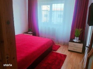 Apartament cu 3 camere, DECOMANDAT