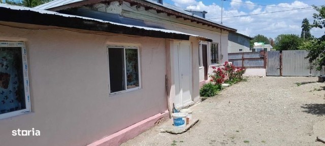Casa de vinzare 7 camere 1300 m 13 m deschidere la strada ptopietar