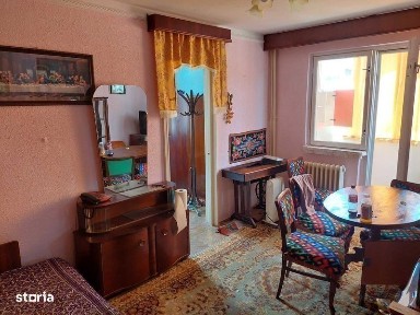 Vand apartament 2 camere str Aleea Saturn, langa piata et 3
