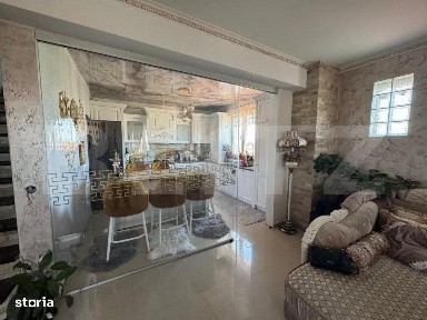 Penthouse, 4 camere, 177 mp, zona centrala,Radauti