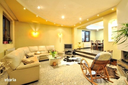 Casa individuala, 10 camere, 420mp, zona Nord