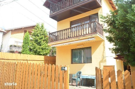 Casă cu 7 camere și teren în Bușteni