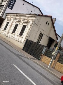 Vând casâ centrâla