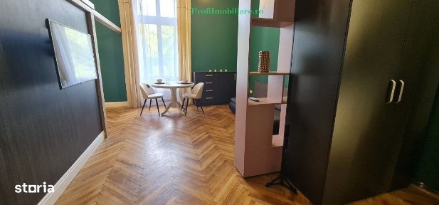 Apartament et.1, luxury class, langa Primarie cu balcon si vedere spre