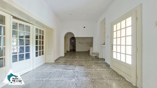 Casa nemteasca cu 4 camere in Centrul Aradului