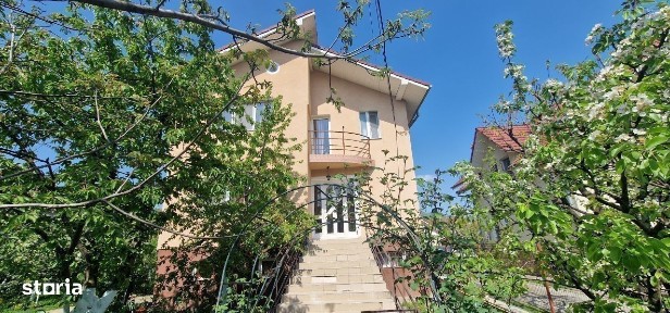 Casa zona Universitatea Babeș-Bolyai Bistrița