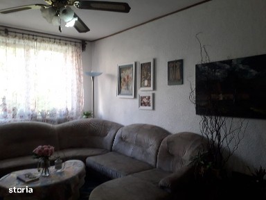 Apartament3 camere decomandat G Enescu zona Albina