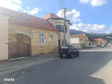 Corp de casa in Codlea centru!