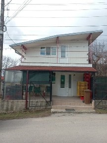 Casa cu spatiu comercial