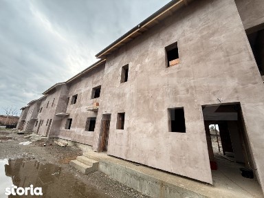 Casa moderna in Ploiesti + curtea + 2 locuri de parcare.