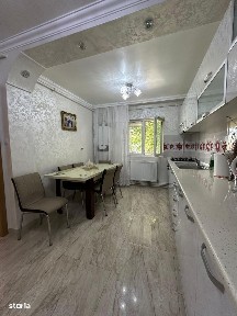 Apartament cu 2 camere, situat în zona de sus a oraşului.