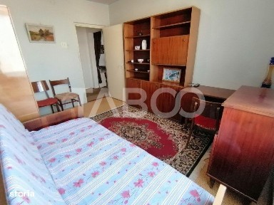 Apartament decomandat de vanzare cu 3 camere balcon zona Mihai Viteazu