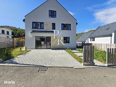 Case tip duplex intr-un ansamblu privat, garaj, Zona Tautiului!