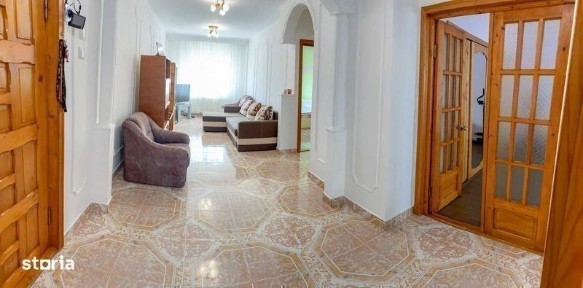 Vând apartament 3 camere