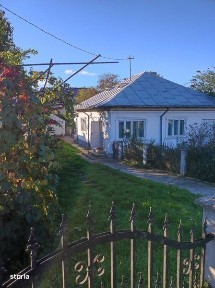 Casa, in zona Centrala, Oras Targu Neamt, Strada Marasesti