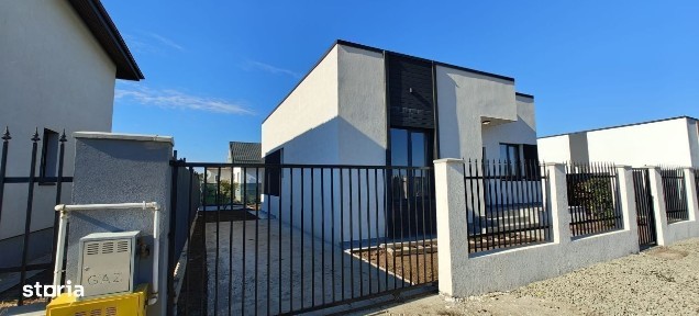 Casa individuala - 3 camere - 2 bai - Miorita