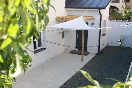 Casa de vanzare, zona Vlaicu, 4 Camere si Pivnita, (direct proprietar)
