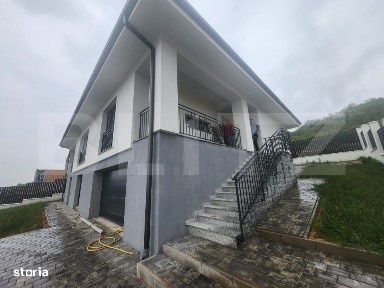 Casa individuala cu 6 camere,priveliste superba,600 mp teren,zona Piat