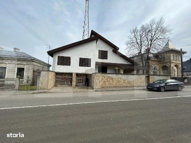 Vand casa la rosu aprox 630mp cu teren aprox 900mp / VARIANTE