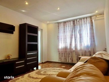 Vand apartament cu 3 camere
