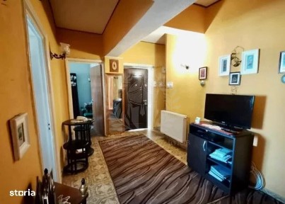 Proprietar, vand apartament 4 camere, Ploiesti, str. Bobalna