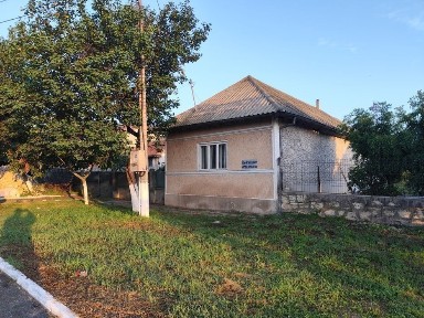 Casa de vânzare Jurilovca teren 1210 m