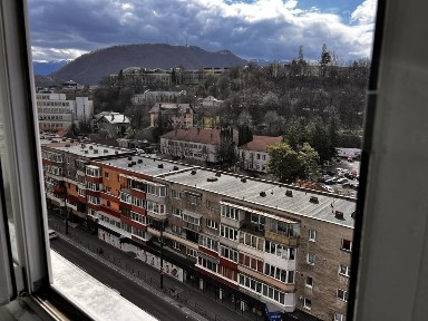 Apartament 3 camere (65+11mp+boxa) decomandat Grivitei