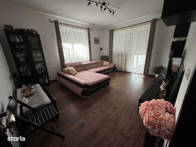 Vand apartament 3 camere