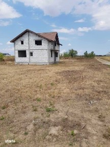 Casa la intrare in Cosoveni